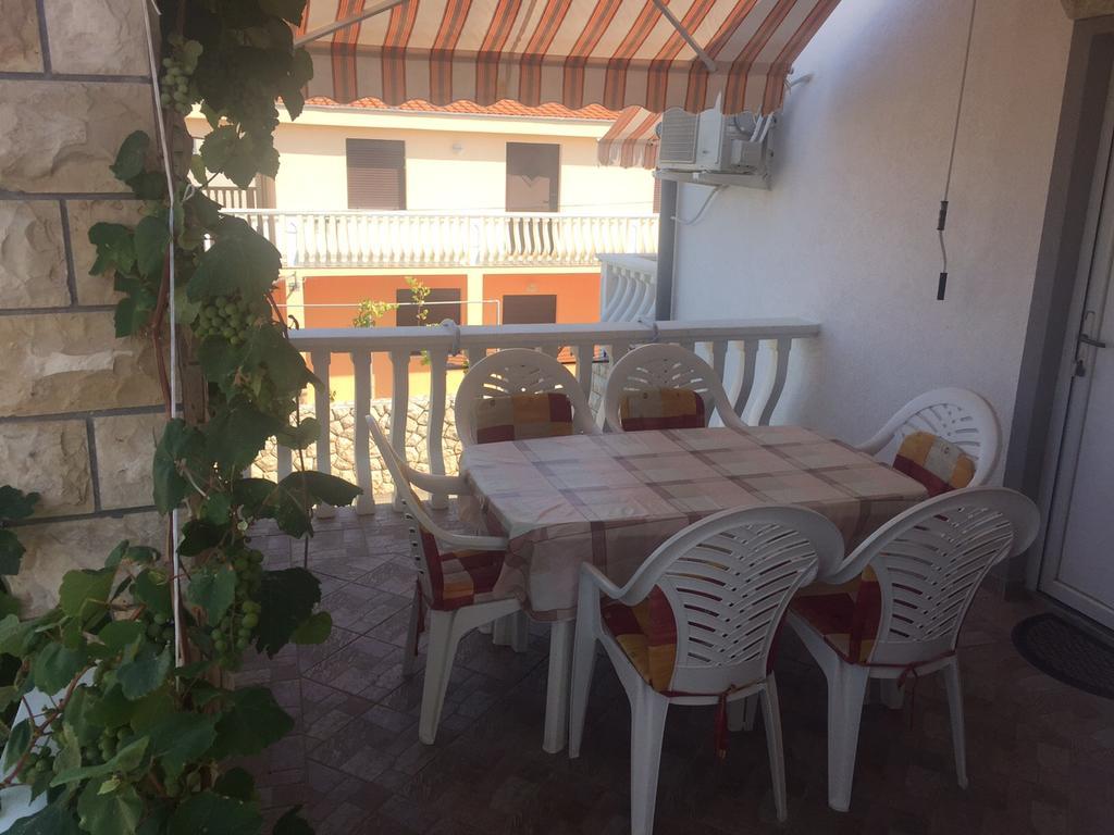 Apartment Krmpotic Vir Quarto foto